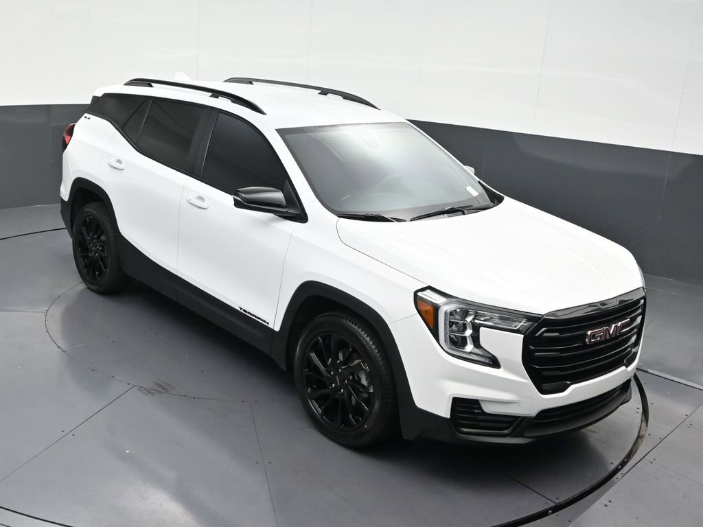 Used 2024 GMC Terrain SLE w/ Driver Convenience Package image 21