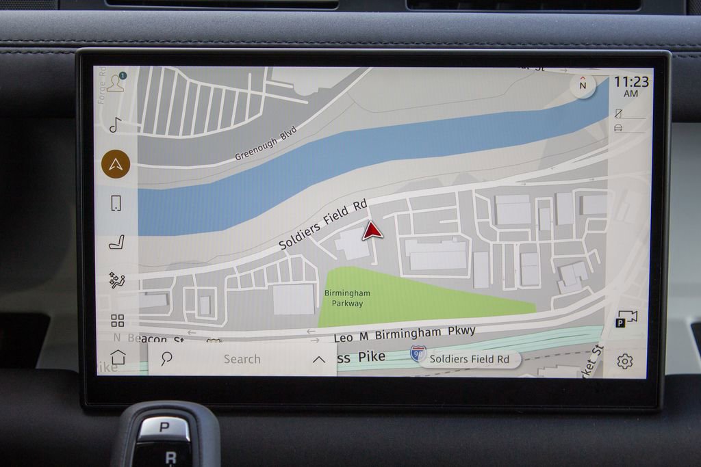 Used 2025 Land Rover Defender 90 X-Dynamic SE image 16