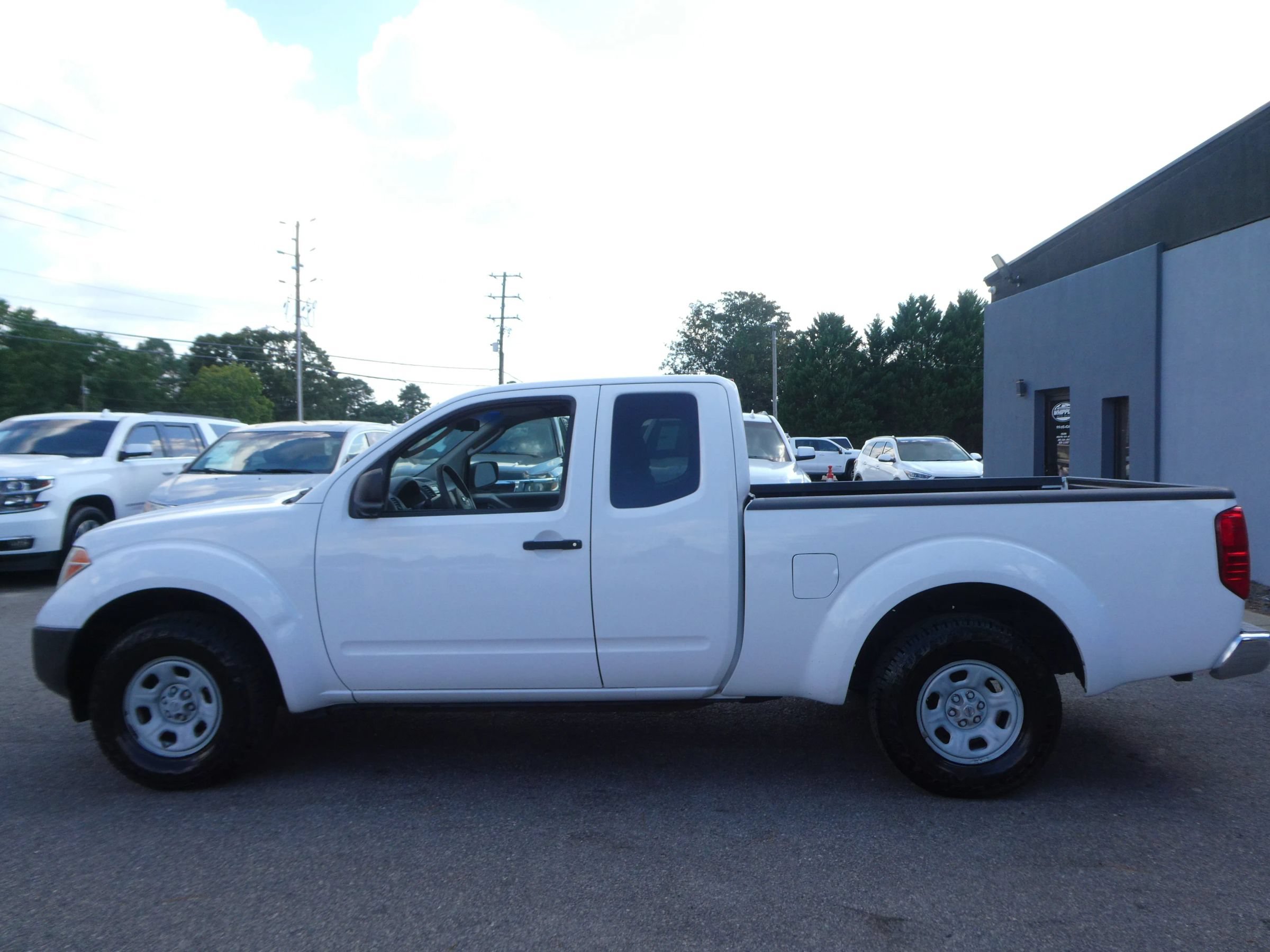 Used 2007 Nissan Frontier XE w/ Preferred Pkg RWD image 9