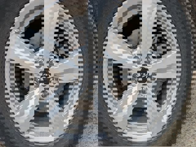 Used 2022 Kia Sorento LX FWD image 8