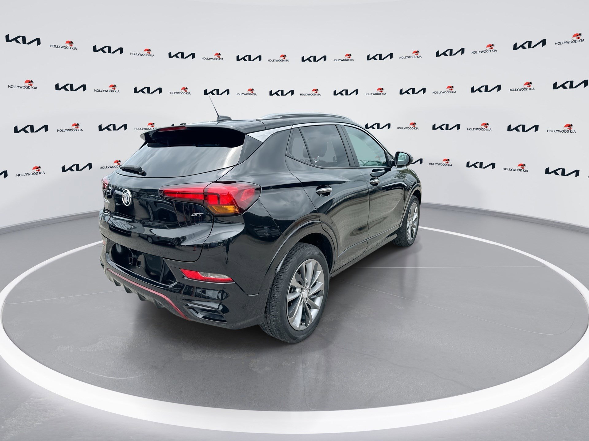 Used 2023 Buick Encore GX Select w/ Sport Touring Package FWD image 8