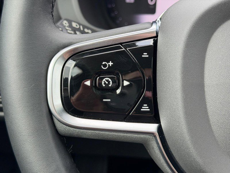 Certified 2023 Volvo XC60 B5 Plus w/ Climate Package AWD/4WD image 18