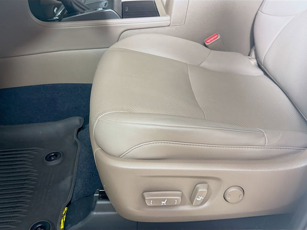 Used 2023 Lexus GX 460 Premium image 19
