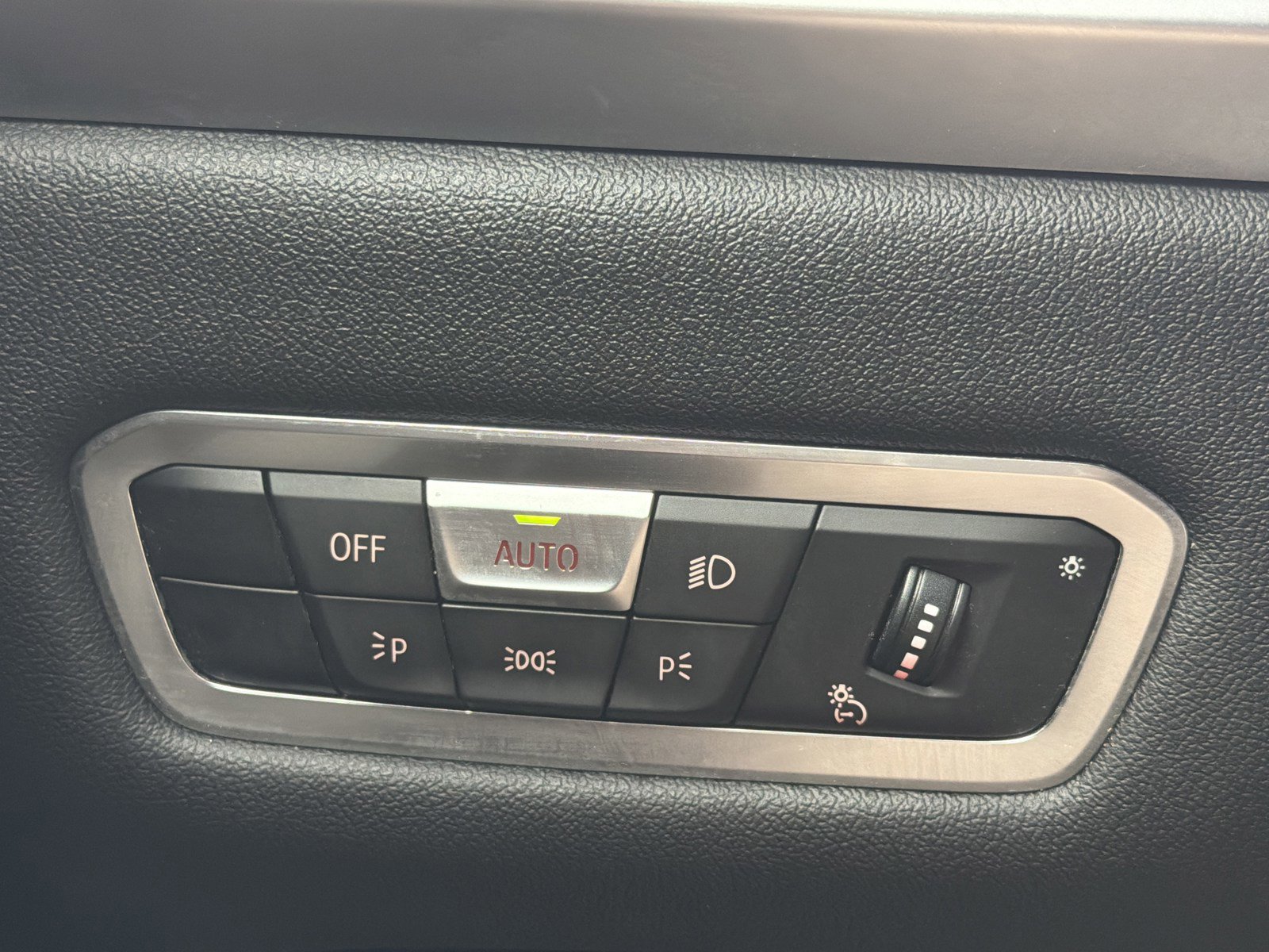 Used 2023 BMW X7 xDrive40i w/ Executive Package image 25
