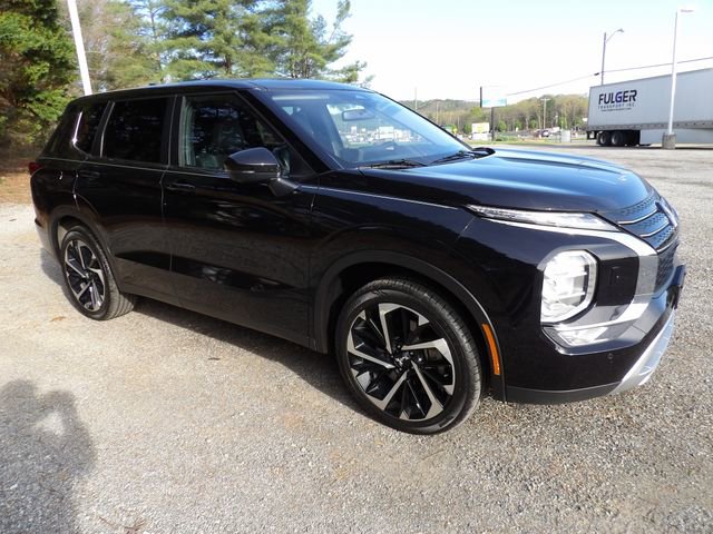 Used 2024 Mitsubishi Outlander SE image 6