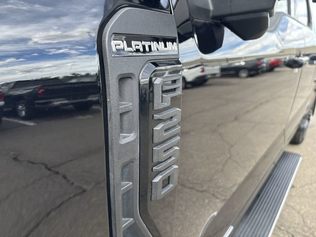 Used 2025 Ford F250 Platinum AWD/4WD image 37