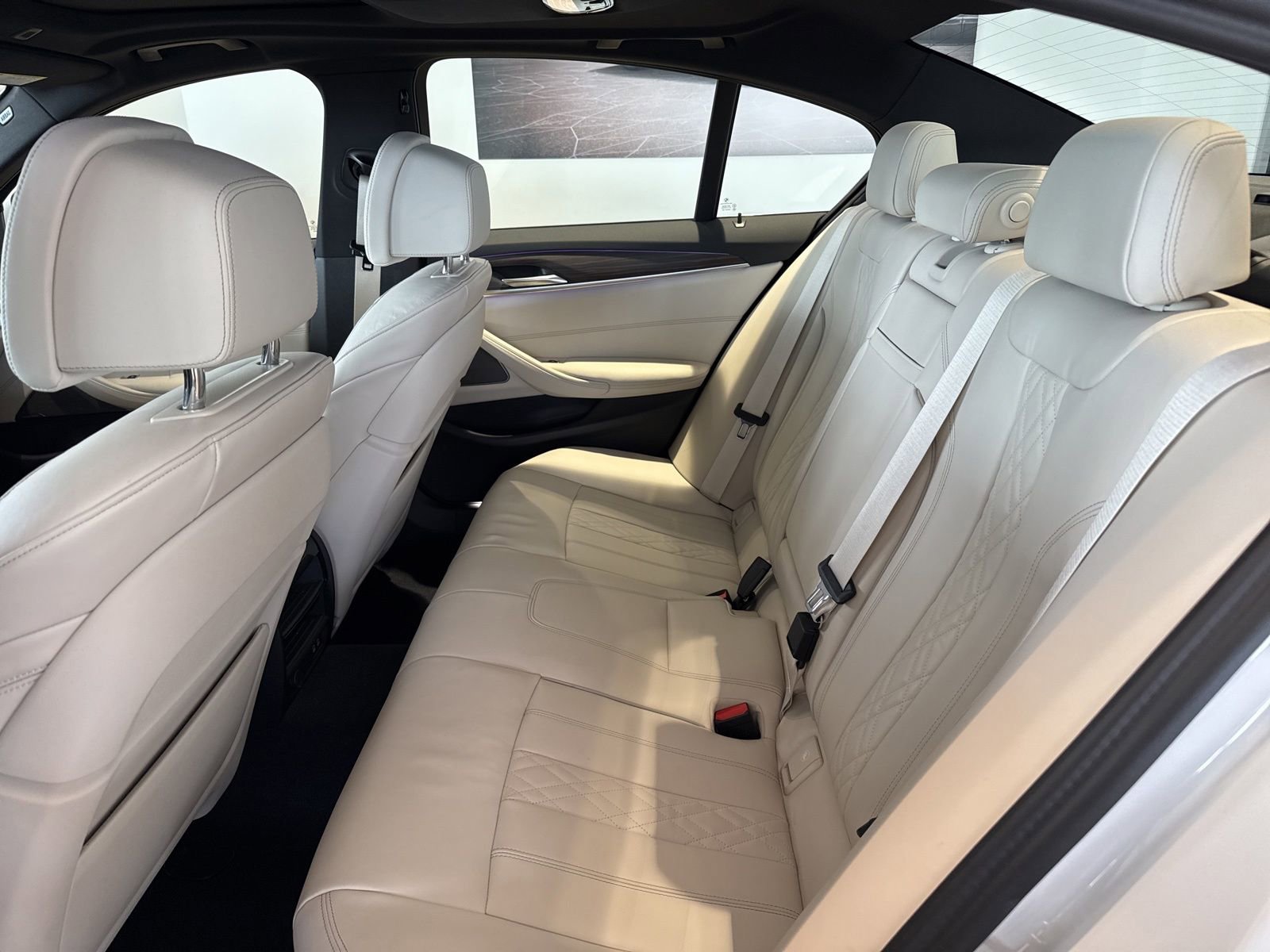 Used 2023 BMW 540i xDrive w/ Premium Package AWD/4WD image 32