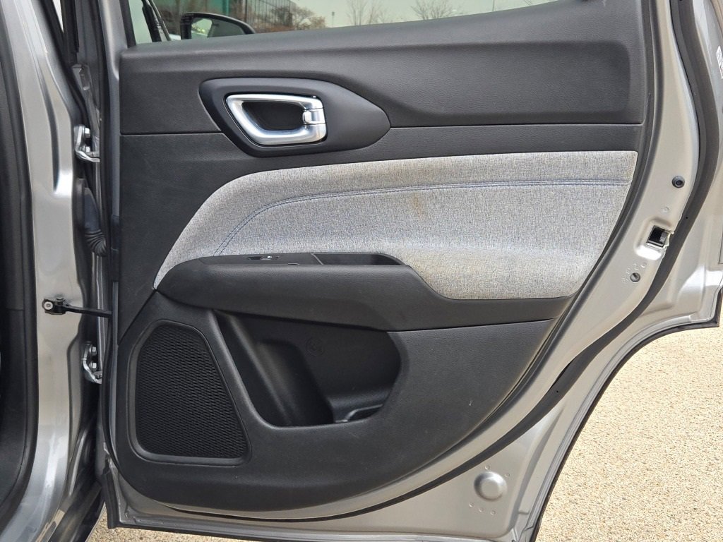 Used 2022 Jeep Compass Latitude w/ Convenience Group image 11