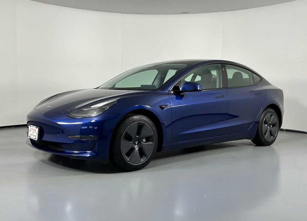 Used 2023 Tesla Model 3 Standard Range RWD image 3