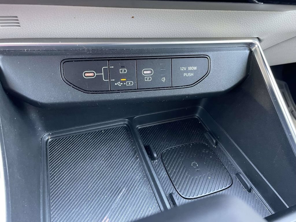 Used 2025 Kia Carnival SX Prestige FWD image 19
