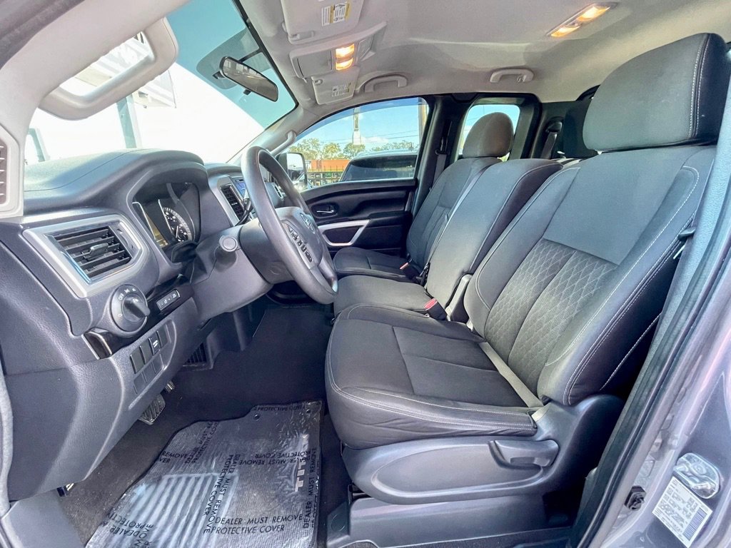 Used 2017 Nissan Titan SV AWD/4WD image 31
