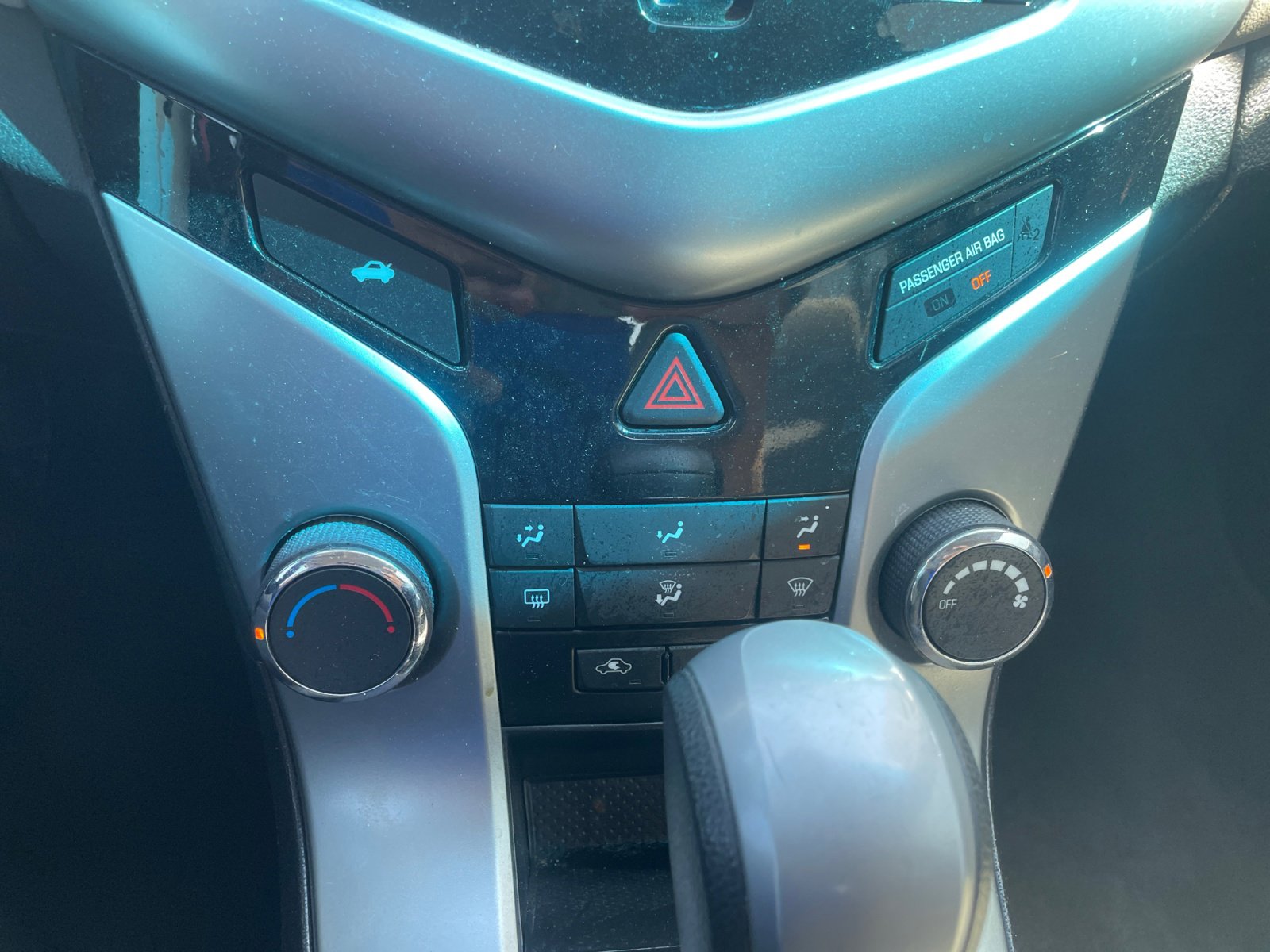 Used 2015 Chevrolet Cruze LT w/ Technology Package FWD image 24