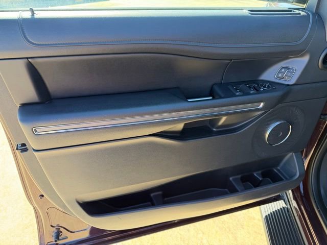 Used 2024 Ford Expedition Max XLT image 12