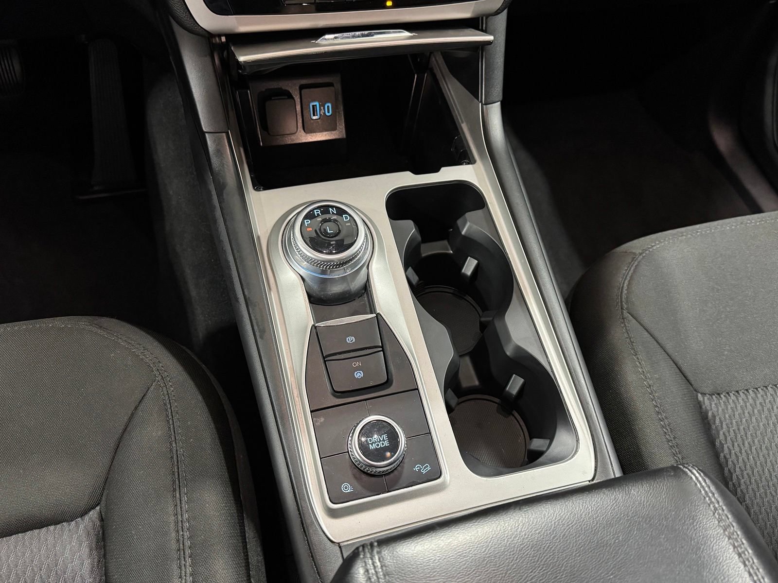 Used 2022 Ford Explorer XLT AWD/4WD image 25
