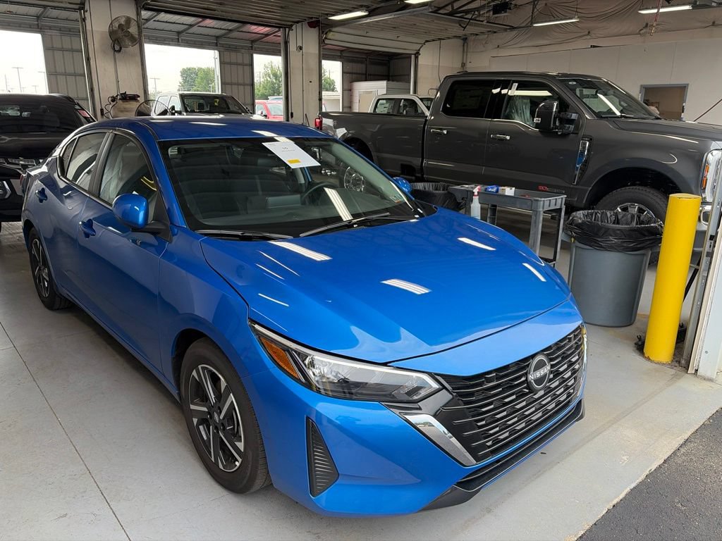 Used 2025 Nissan Sentra SV FWD image 1
