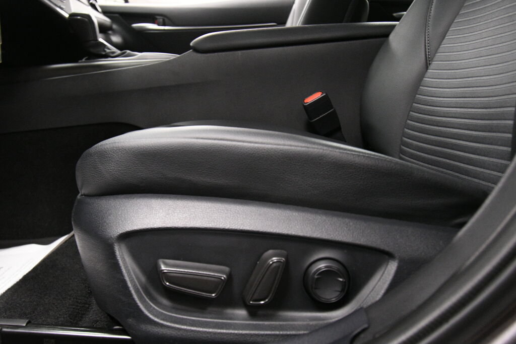 Certified 2024 Toyota Camry SE w/ Cold Weather Package FWD image 11