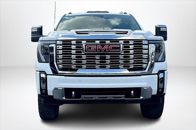 Used 2024 GMC Sierra 2500 Denali image 2