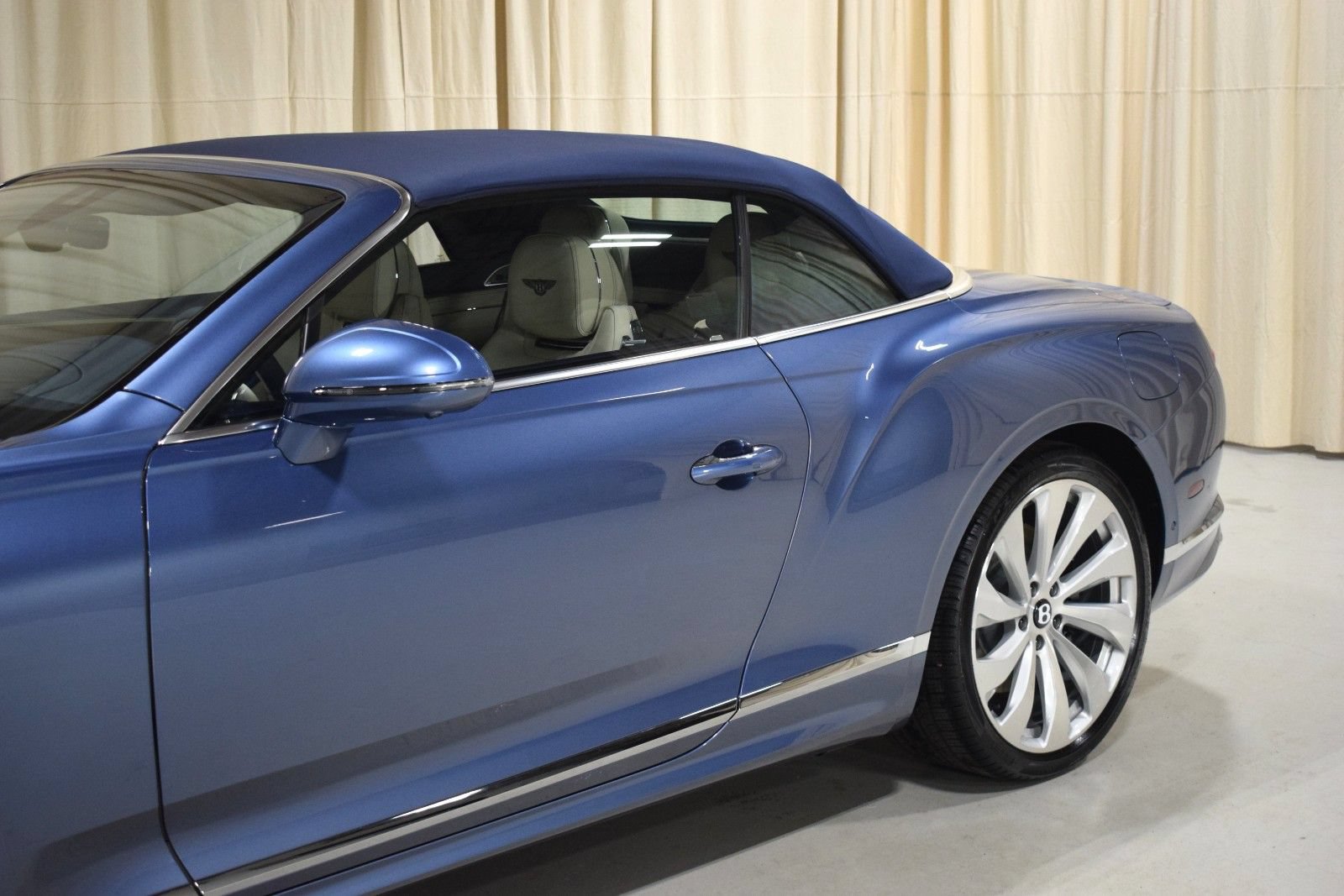 New 2026 Bentley Continental GTC AWD/4WD image 8