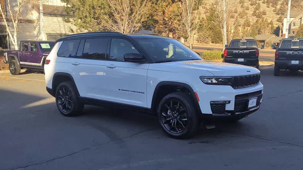 New 2025 Jeep Grand Cherokee L Limited w/ Trailer Tow Package image 3