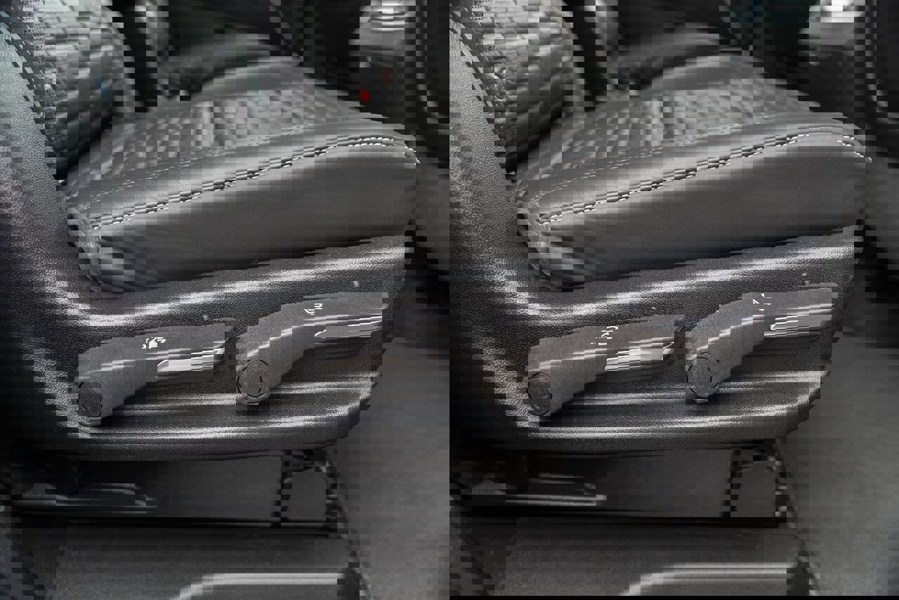 Used 2023 Cadillac Escalade Premium Luxury Platinum image 57