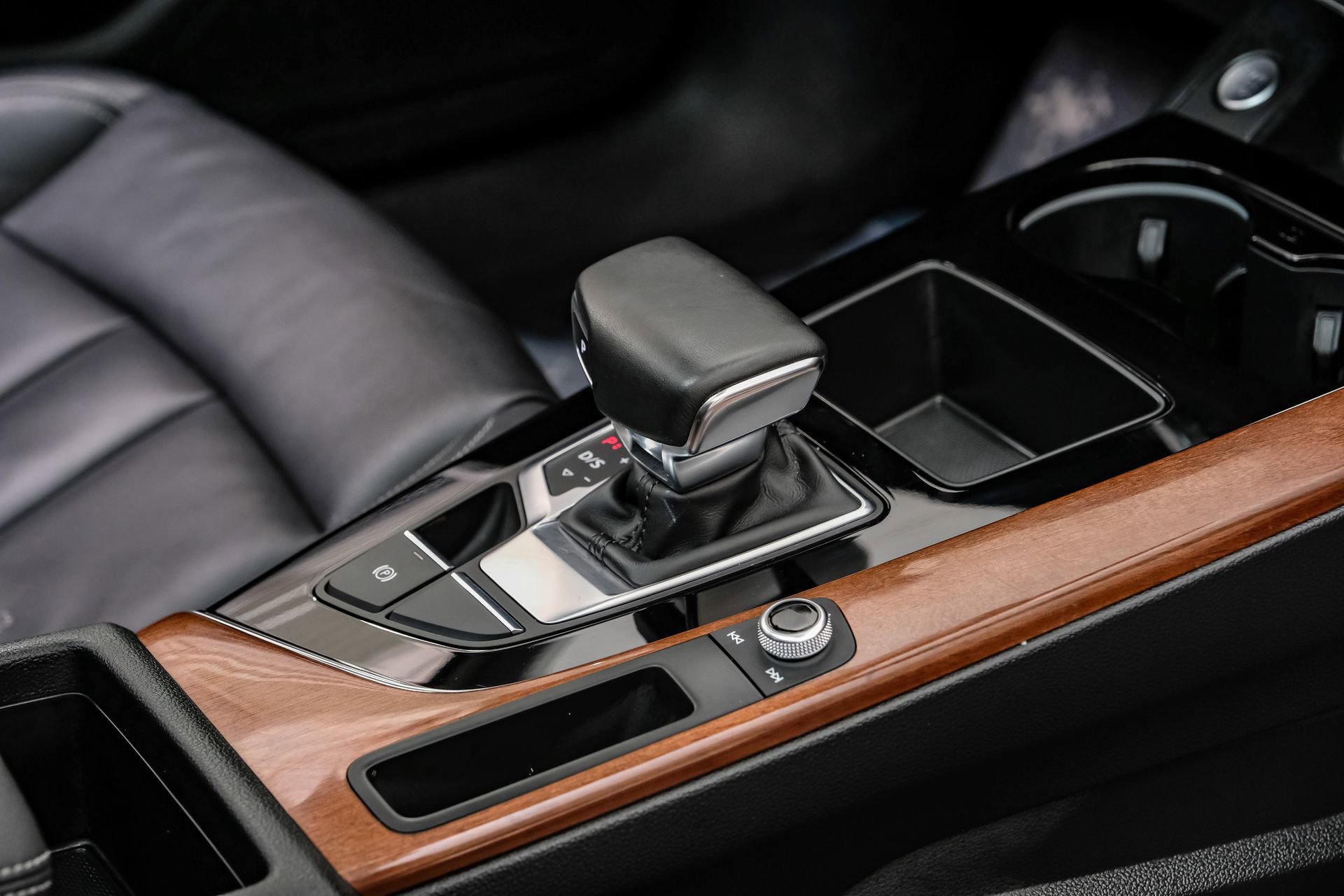 Used 2022 Audi A4 2.0T Premium image 28