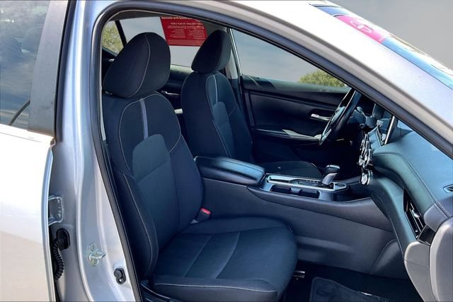 Certified 2022 Nissan Sentra SV FWD image 27