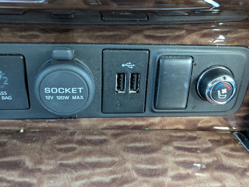 Used 2020 Nissan Armada Platinum w/ Captain's Chairs Package image 25