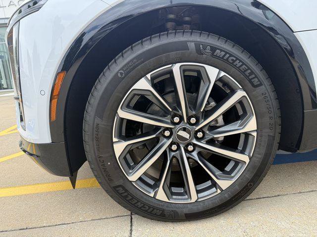 New 2026 Cadillac Lyriq Sport w/ LPO, Floor Liner Package AWD/4WD image 21