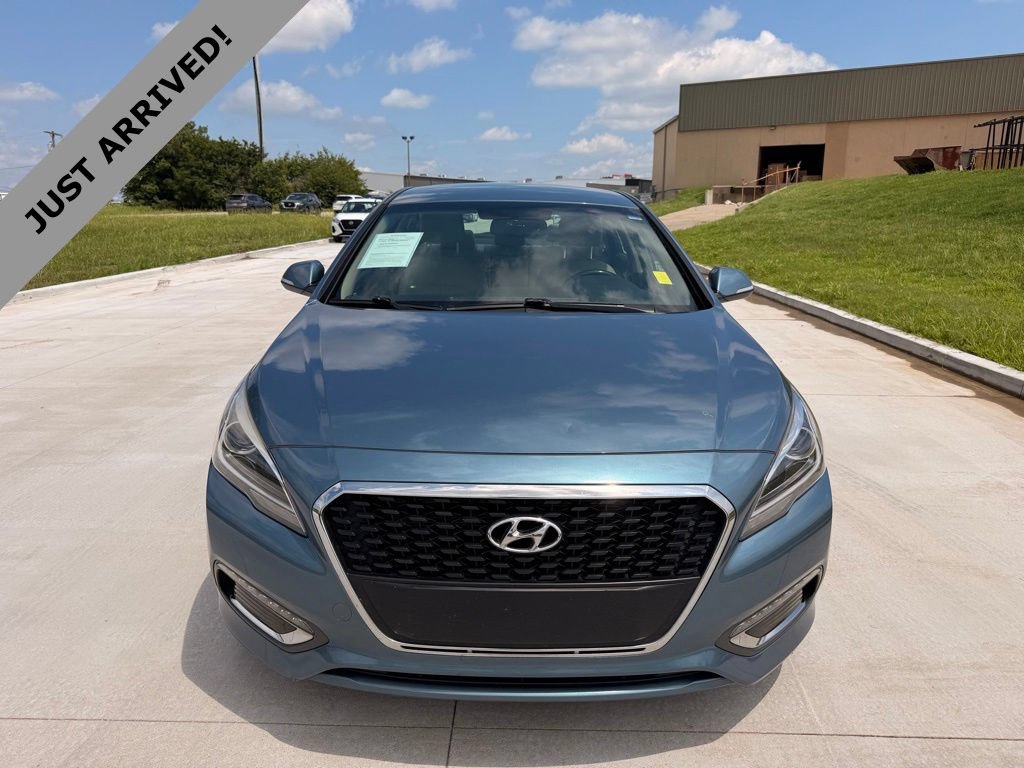 Used 2016 Hyundai Sonata Limited FWD image 2