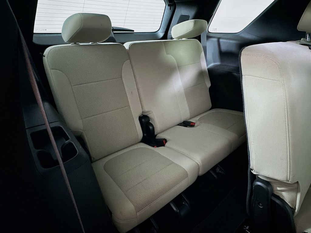 Used 2023 Chevrolet Traverse LS w/ Safety Package FWD image 13