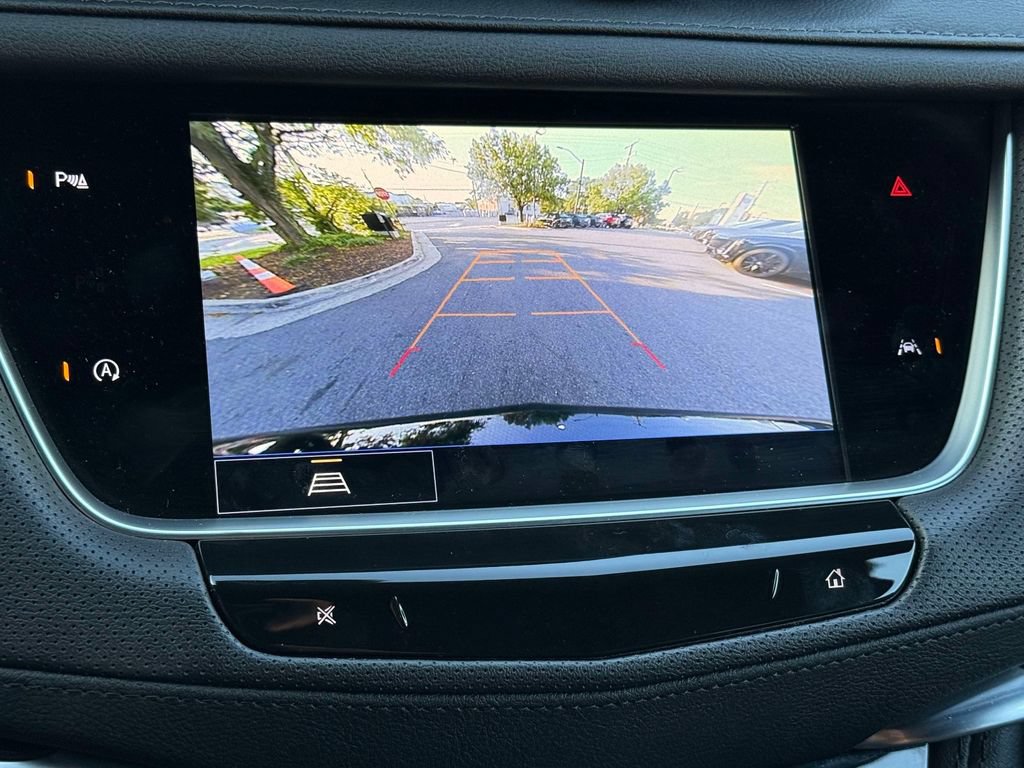Certified 2024 Cadillac XT6 Luxury AWD/4WD image 7