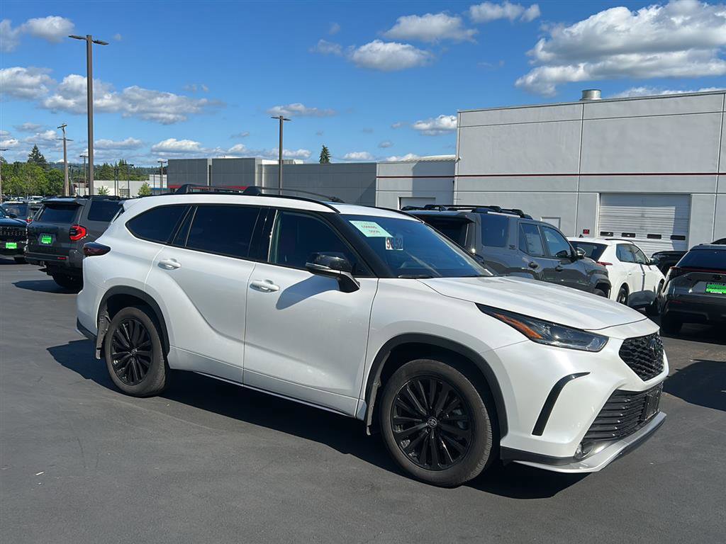 Used 2025 Toyota Highlander XSE AWD/4WD image 5
