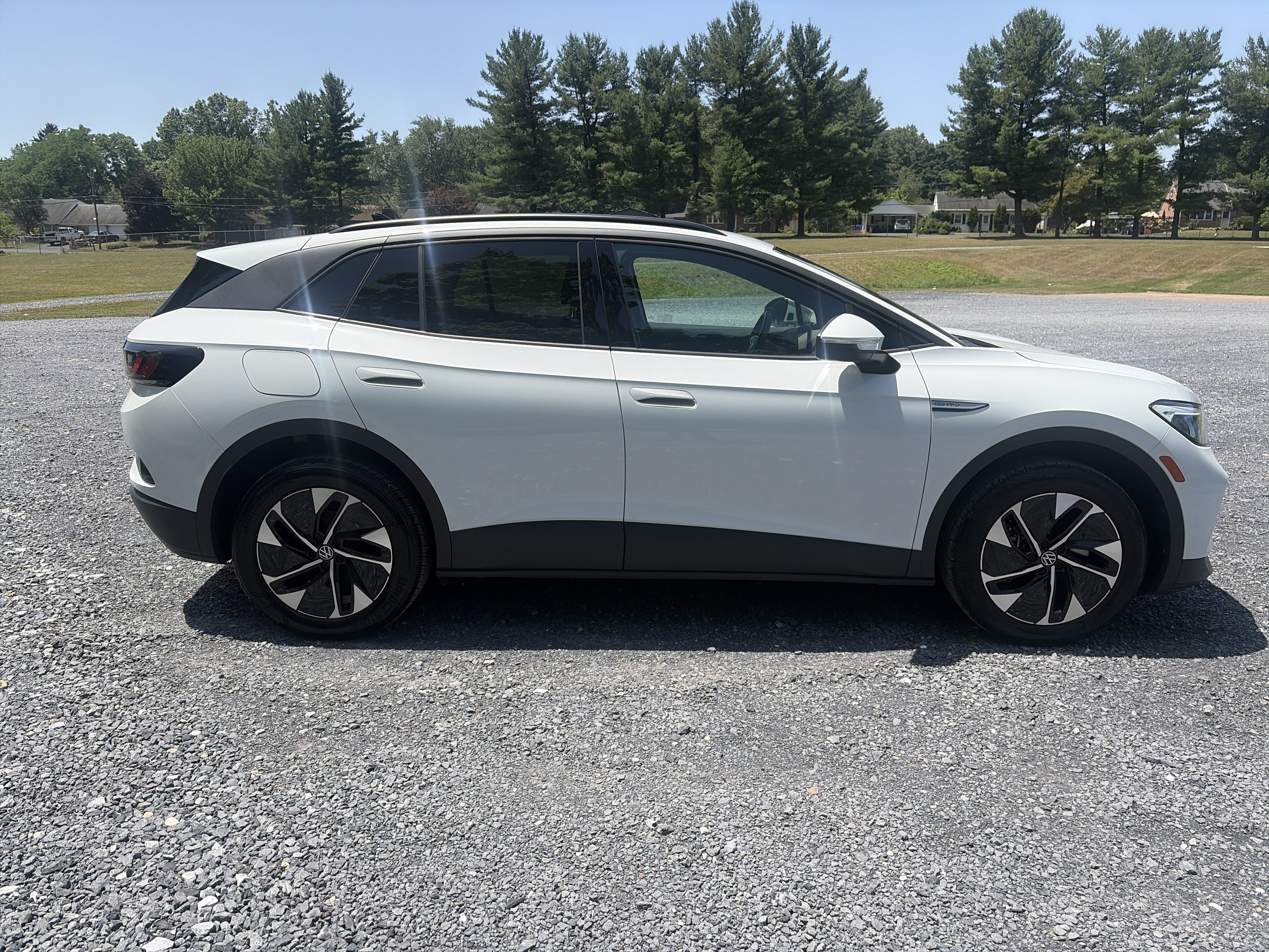Used 2022 Volkswagen ID.4 Pro AWD/4WD image 4