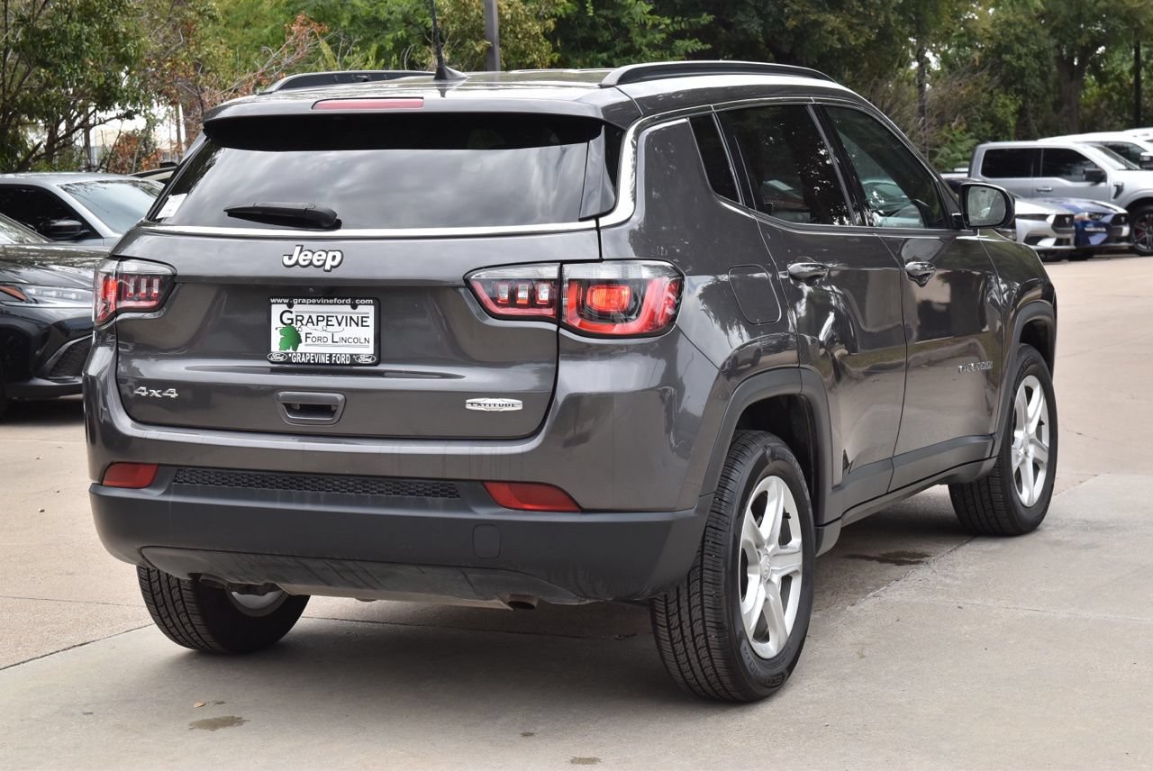 Used 2024 Jeep Compass Latitude AWD/4WD image 8