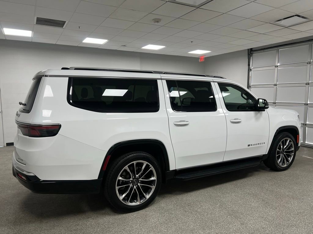 Used 2024 Jeep Wagoneer L Series II w/ Premium Group I image 13