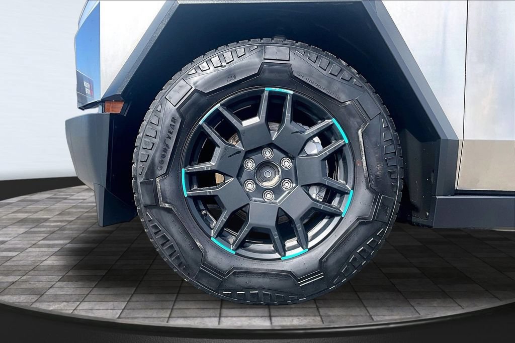 Used 2024 Tesla Cybertruck AWD Crew Cab image 8