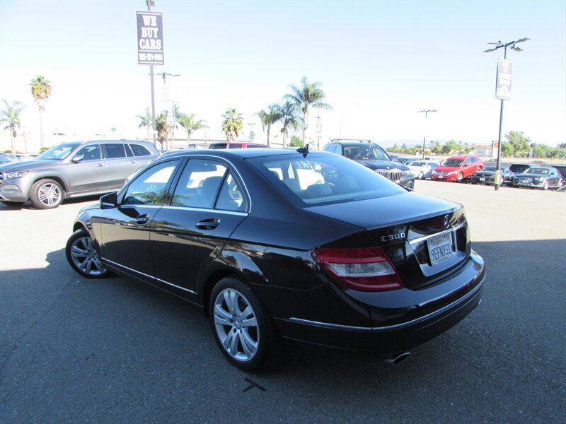 Used 2011 Mercedes-Benz C 300 Sedan image 3