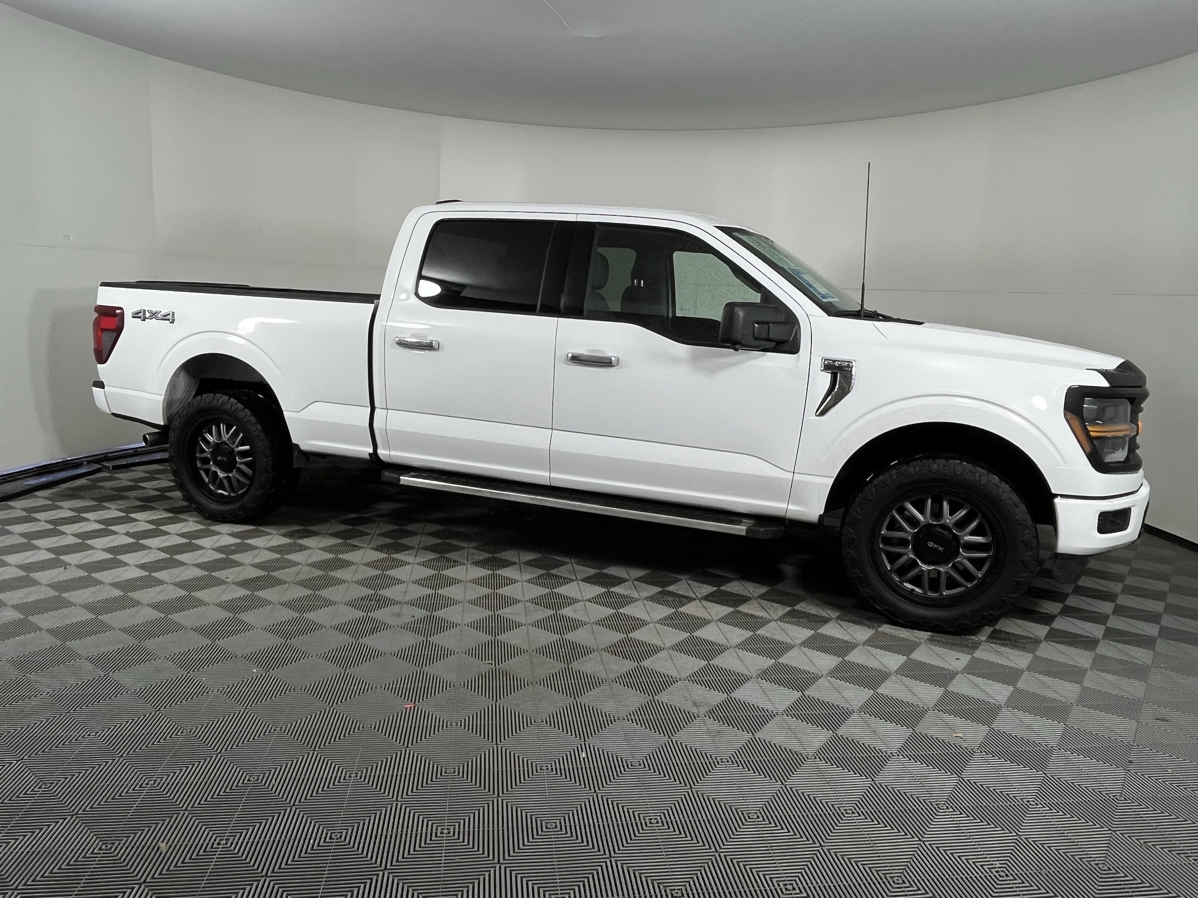 Used 2024 Ford F150 XLT w/ Tow/Haul Package image 5