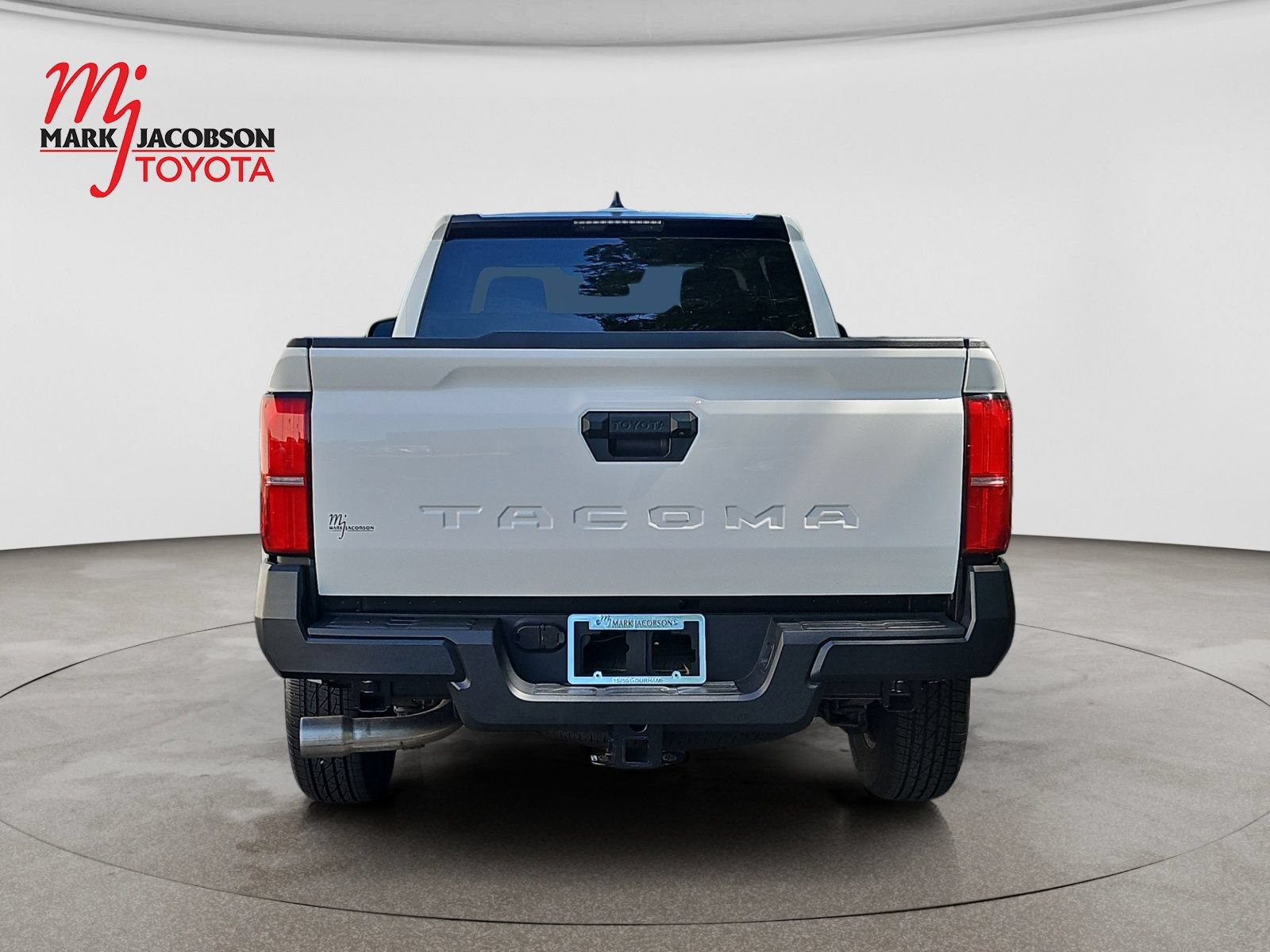 Used 2025 Toyota Tacoma SR w/ Towing Package RWD image 11