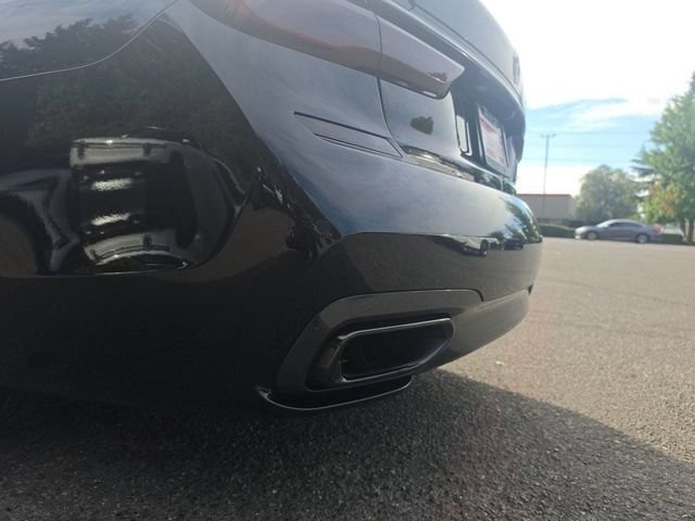 Used 2016 BMW 750i xDrive AWD/4WD image 27