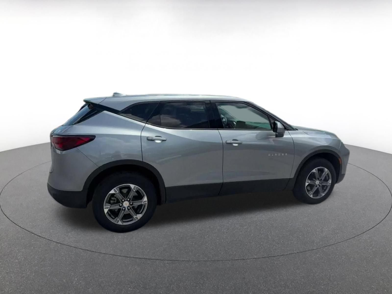 Used 2025 Chevrolet Blazer LT FWD image 16