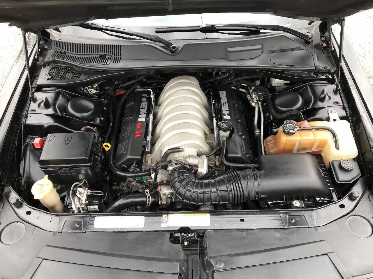 Used 2010 Dodge Challenger SRT8 w/ SRT Option Group II RWD image 13