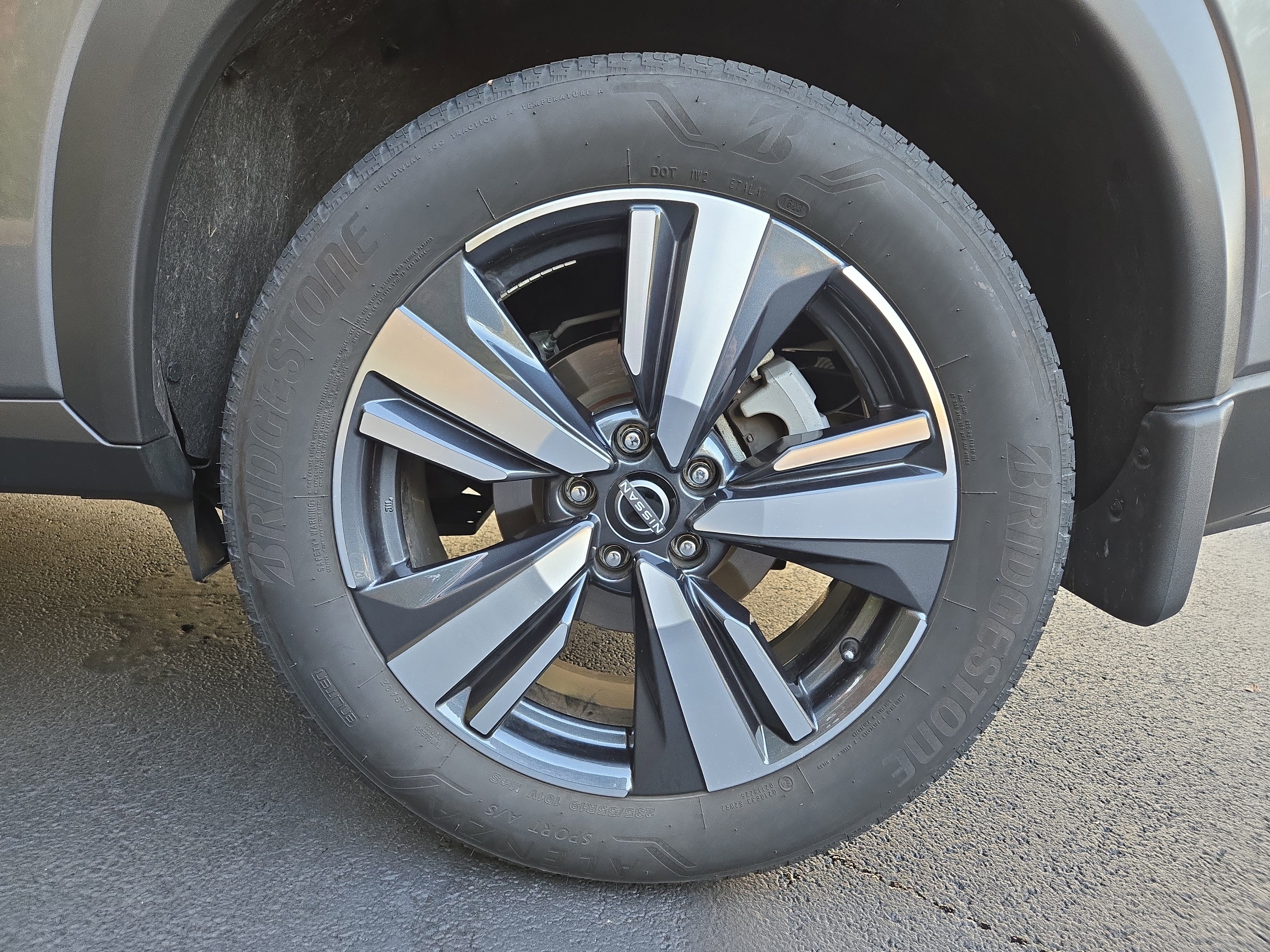 Used 2023 Nissan Rogue SL w/ SL Premium Package image 11