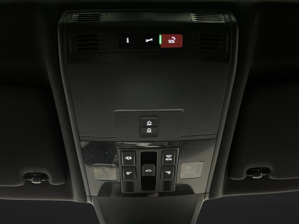 Used 2024 Volkswagen Tiguan SE R-Line image 25