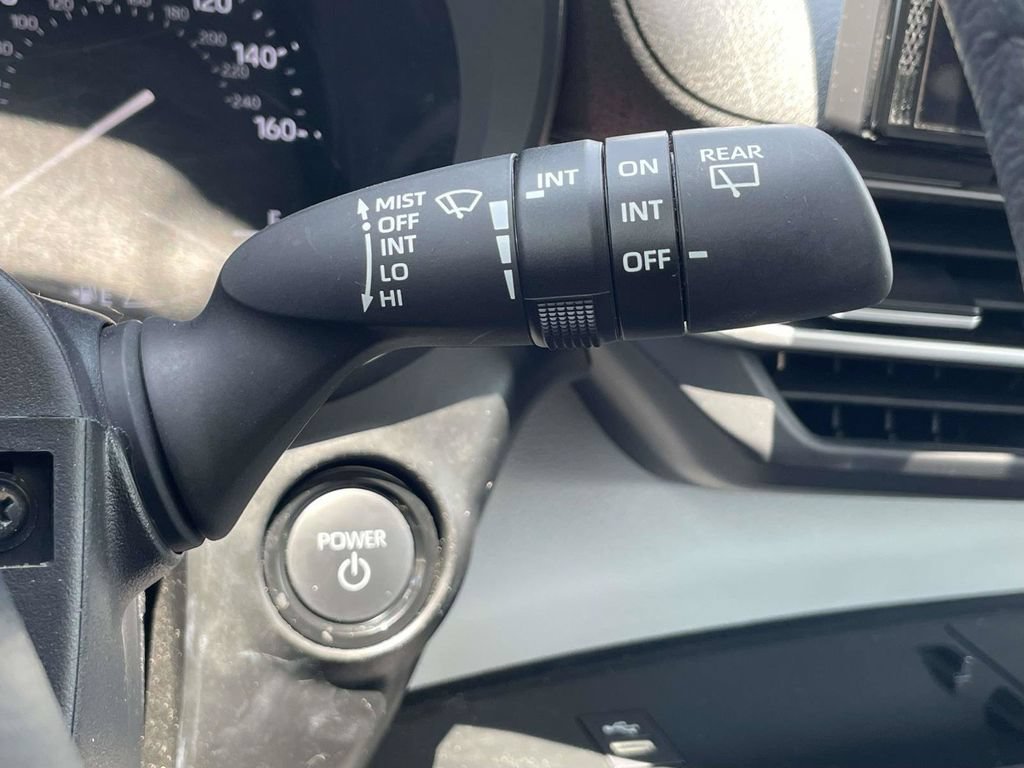 Used 2025 Toyota Sienna XLE FWD image 29