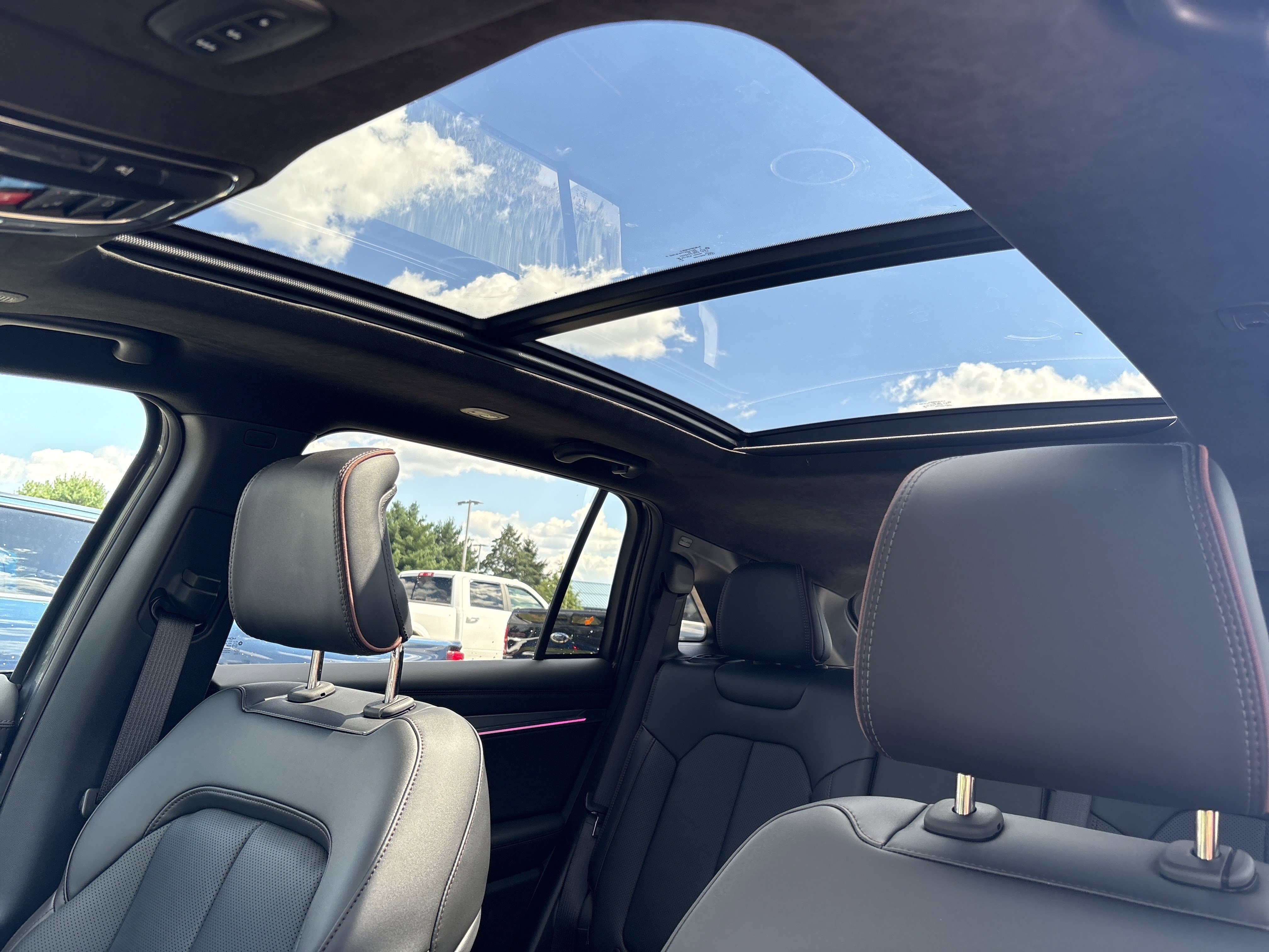 New 2025 Jeep Wagoneer Launch Edition w/ Trailer Tow Group image 20