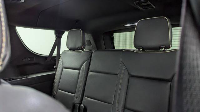 Used 2023 Chevrolet Suburban Premier image 18
