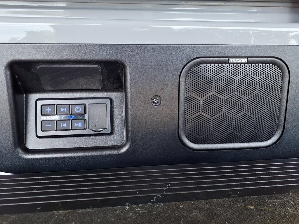 Used 2024 GMC Sierra 2500 AT4X AWD/4WD image 6