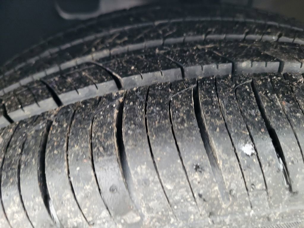 Used 2025 Hyundai Elantra Limited image 13