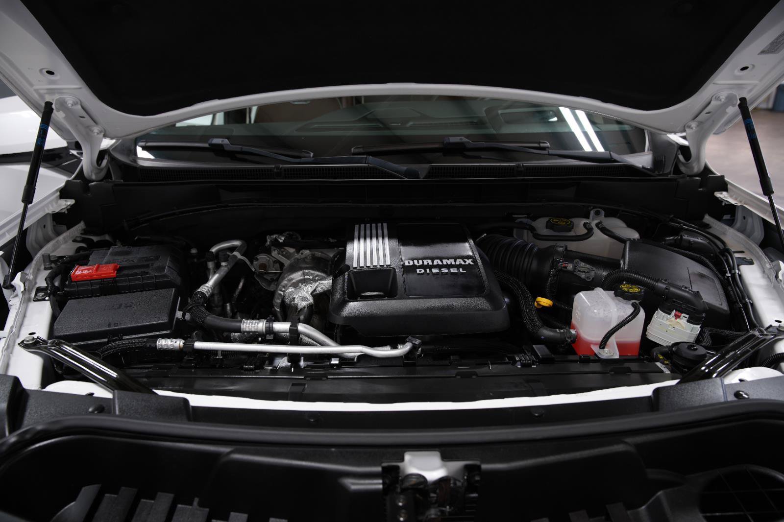 Used 2024 GMC Yukon XL Denali Ultimate AWD/4WD image 13
